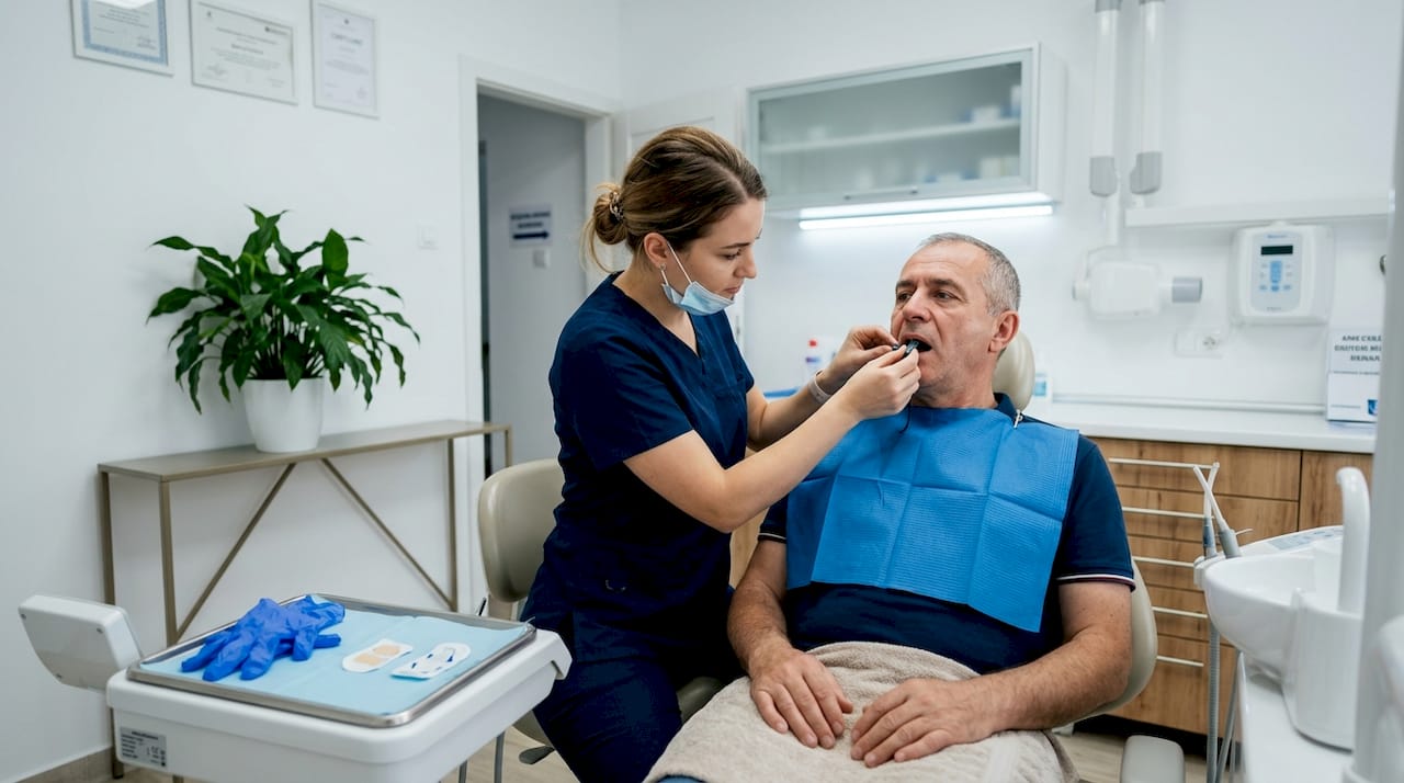 Cum se face o radiografie dentară pentru diagnostic precis