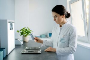 Rolul radiografiei retroalveolare în diagnosticul dentar precis